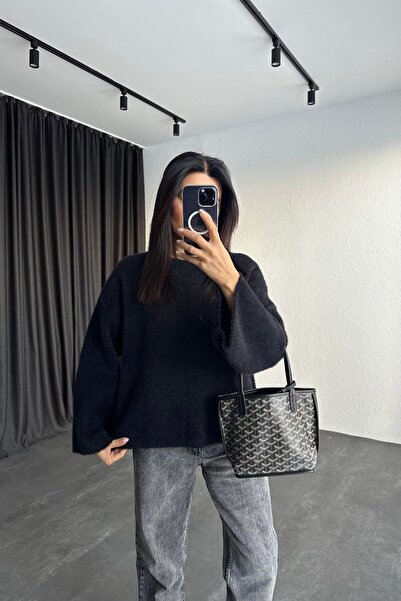 Piedra Women's Crew Neck Wide Sleeve Soft Bearded Sweater