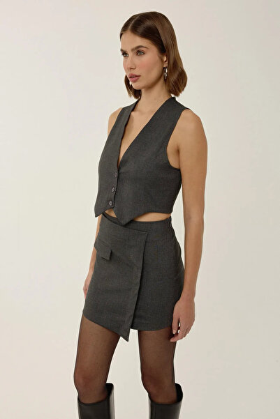 Hiccup V-Neck Vest & Skirt Double Set