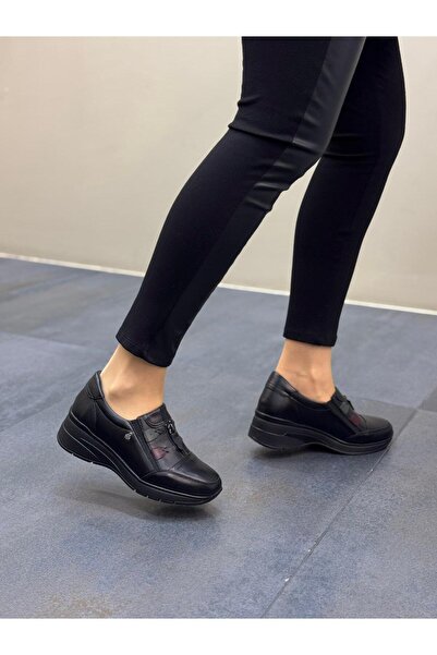 DİVA Μαύρα γυναικεία casual παπούτσια με σόλα Δερμάτινο Wedge