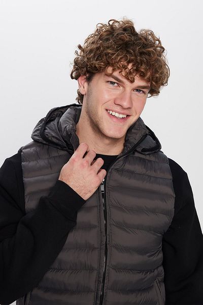 Tudors Men's Slim Fit Slim Fit Lined Windproof Pocket Detachable Hood Inflatable Vest