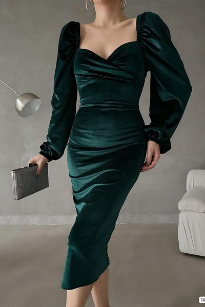 Deafox Smaragdgrünes Midikleid aus Samtstoff mit Prinzessinnenärmeln, Schlitz und Herzkragen