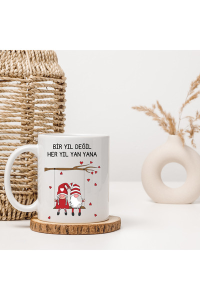 Kupa "BİR YIL HER YIL YANYANA" BASKILI , NOEL TEMALI KONPSEPT YILBAŞI HEDİYES...
