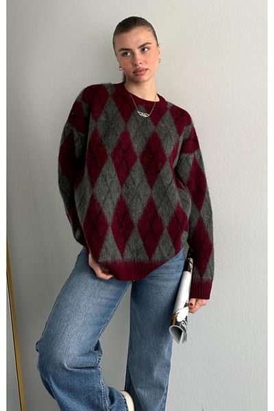 fujya Burgundy Wully Knitwear Sweater - Women'S, Crew Neck, Plaid Print and Raster