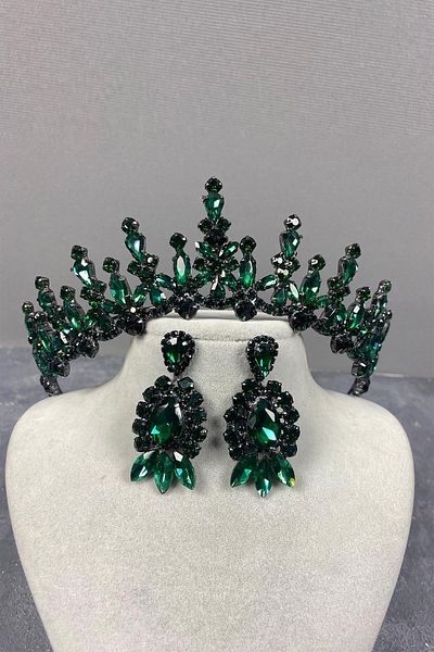 Hobigram Green Bridal Henna Crown and Shuttle Earring Set