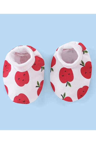 Babyhug قفازات وقبعات محبوكة من القطن بنسبة 100% بطبعة تفاحة - أحمر