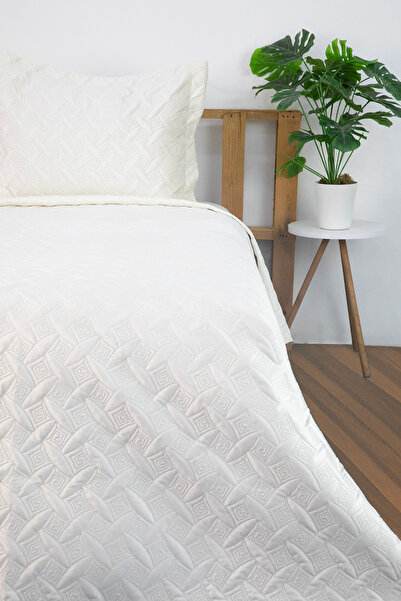 FAVORA Queen Velvet Single Bedspread - Cream