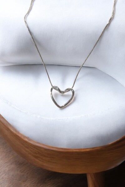 MİSSOYKAN Kalpli Düğüm Çelik Kolye – Aşk Ve Bağlılığı Sembolize Eden Zarif Ta...