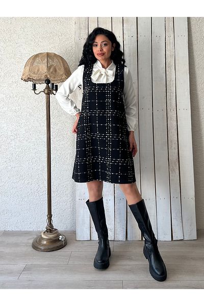 KÜÇÜĞÜM BUTİK Κοντό μαύρο τουίντ φόρεμα Gilet