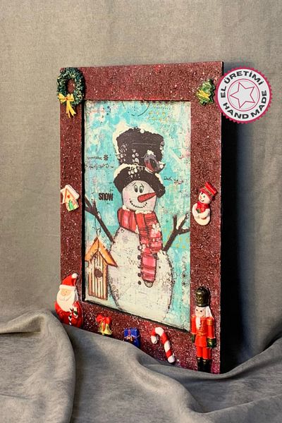 Uretti - Funda 1603 Figurină Om de Zăpadă realizată manual Pictură de Crăciun din lemn - 29 x 39 cm
