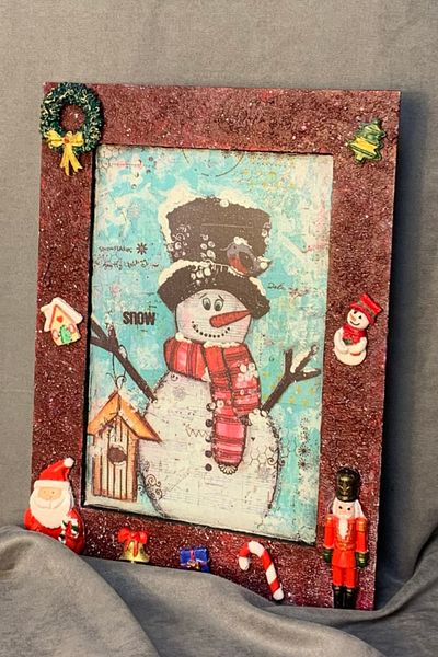 Uretti - Funda 1603 Figurină Om de Zăpadă realizată manual Pictură de Crăciun din lemn - 29 x 39 cm