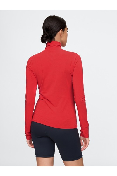 GAP Kadın Kırmızı GapFit Breathe Balıkçı Yaka T-Shirt