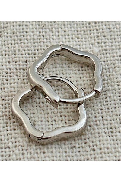 juleeco Mini Papatya Görünümlü Gümüş Renk Rodyum Küpe(1CM)