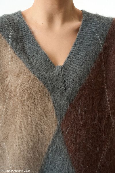 PERA AKSESUAR Women's Argyle V-Neck Sweater