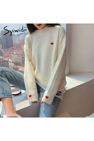 EFBUTİK Pulover alb cu mini broderie inimă