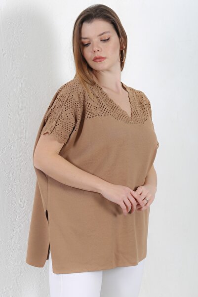 Chiccy Camel V-Neck Short Sleeve Slit Casual Oversize Knitwear Blouse