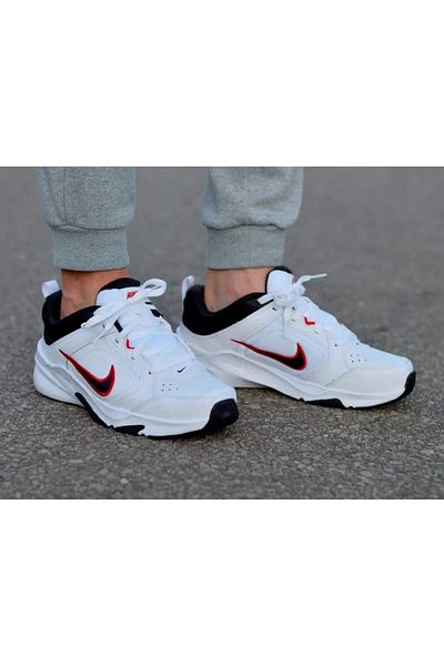 Nike Men's White Walking Shoes - Defyallday Sportie