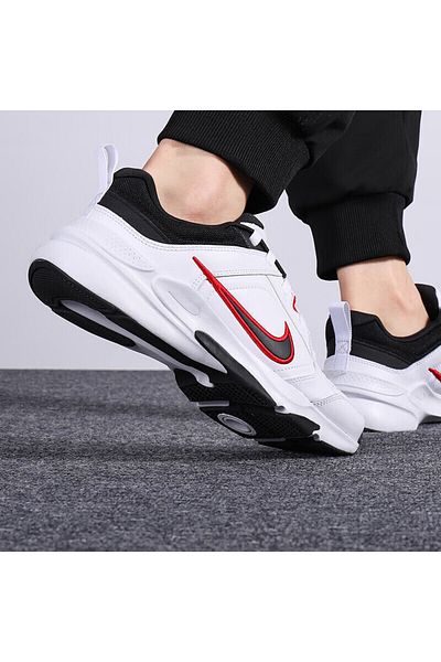 Nike Men's White Walking Shoes - Defyallday Sportie