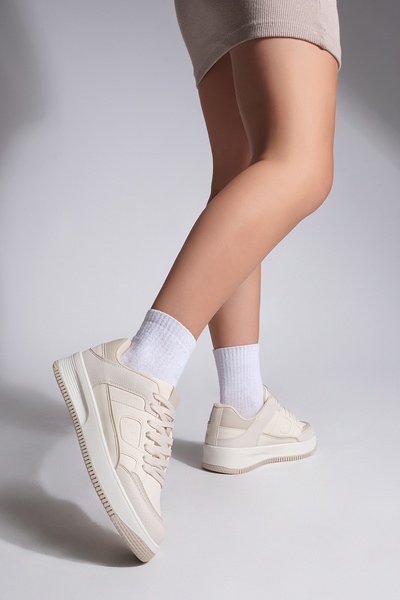 Marjin Női tornacipő, magas talpú, fűzős sportcipő Sitas ECRU