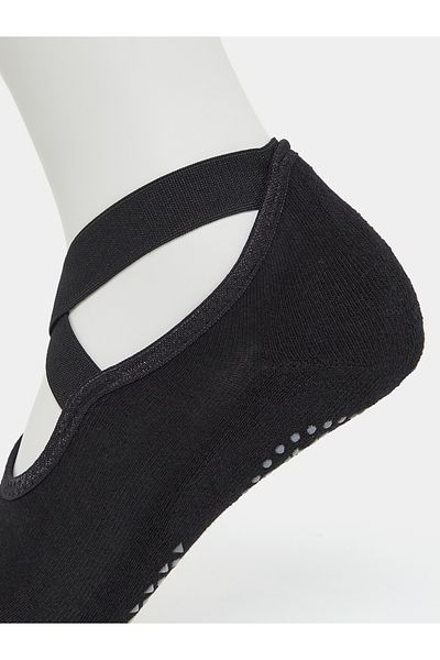 Styli Cross Over Straps Silicon Pad Base No Show Yoga Socks