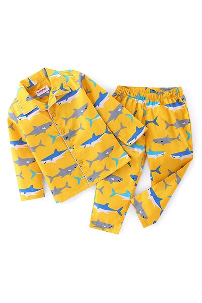 Babyhug بدلة نوم بيبي هاج قطنية منسوجة بأكمام كاملة مع طبعة أسماك قرش - أصفر