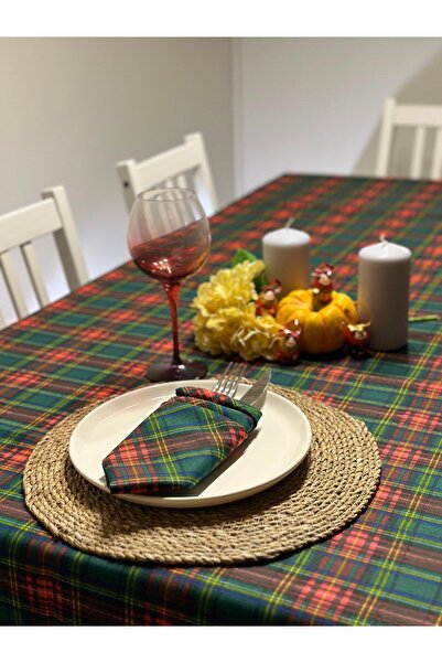 Schulzz Set de 6 servetele și față de masă cu model în carouri roșu verde de Anul Nou - 160x220 cm