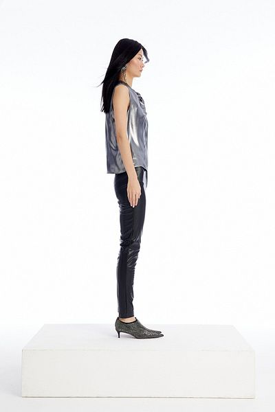 rue. Asymmetrical Anthracite Metallic Ball