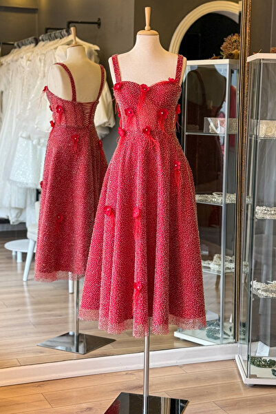 Lenta Moda Kırmızı Boncuklu Dantel Kaplama ve Üç Boyutlu Çiçek Detaylı Midi Abiye Ve Gece Elbisesi