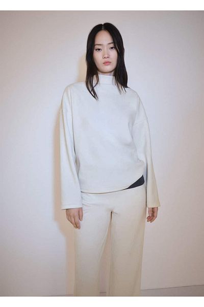 MANGO Woman Sweatshirt mit Perkins-Kragen aus Cord