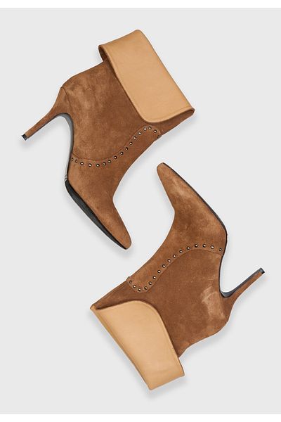 adL Suede Staple Detailed Short Boots