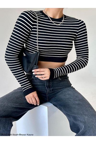 Qu Style Thin Striped Short Sweater