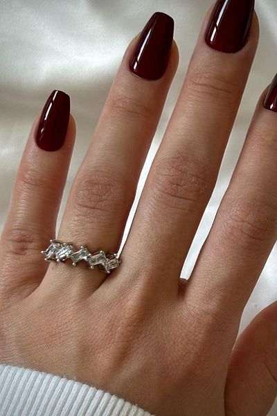 Leo'Stone Premium Series Cross Baguette Stone 5 Stone Design Adjustable Women's Ring