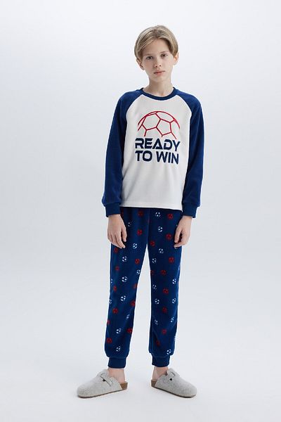 DeFacto Fleece-Pyjama-Set für Jungen, Rundhalsausschnitt, bedrucktes Langarm-Oberteil mit elastischem Bund, langes Unterteil D8600A82