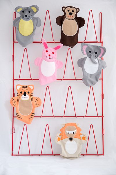 Astra Market Metal Puppet Hanger