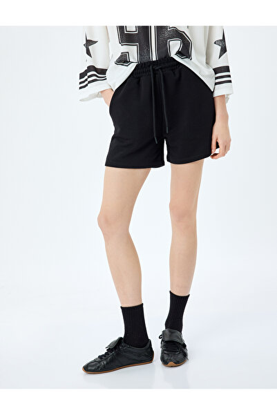 Koton Cep Detaylı Beli Bağcıklı Rahat Kalıp Şort