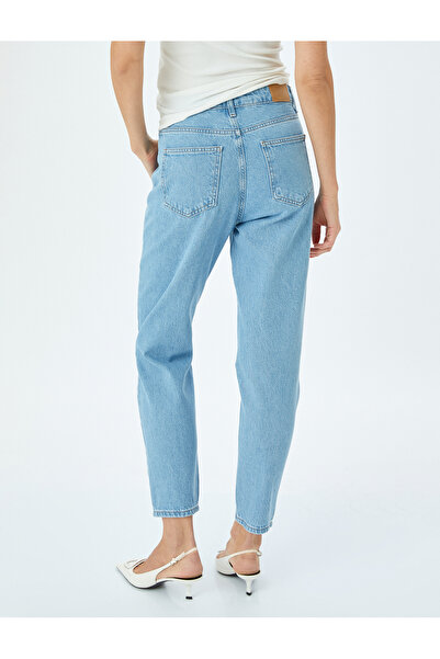 Koton Yüksek Bel Bol Kalıp Düz Kısa Paça Düğmeli Cepli Pamuklu Kot Pantolon - Mom Jean