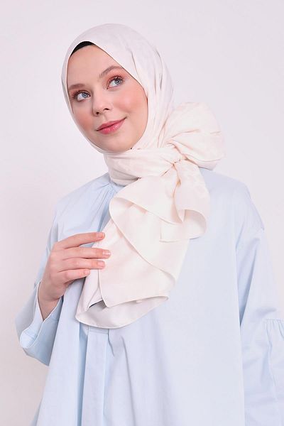Levidor Cream Diamond Pattern Blue Jacquard Shawl