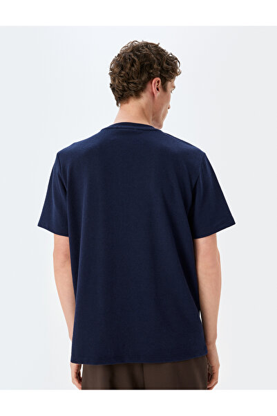 Koton Bisiklet Yaka Regular Fit Kısa Kollu Tok Kumaş Etiket Detaylı Basic Tişört