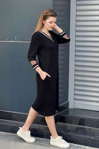 Zer Otantik Rochie midi cu decolteu în V cu buzunare neagră