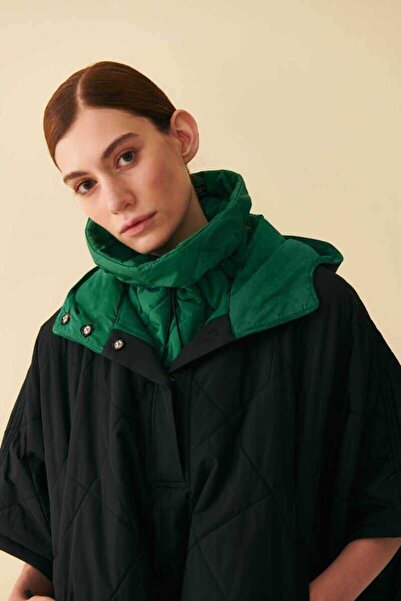 Mısırlı Μαύρο καπιτονέ Poncho