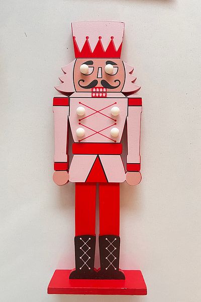 MAGICLEDCORNER ديكور عيد الميلاد المضاء بإضاءة LED من Lead Soldier