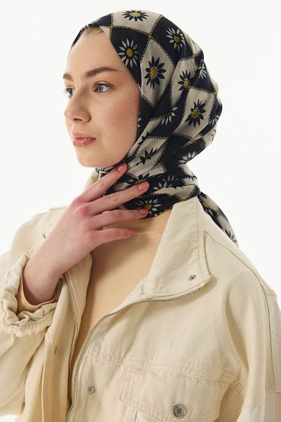 SOFT AKSESUAR Daisy Patterned Shawl - Stylish and Comfortable