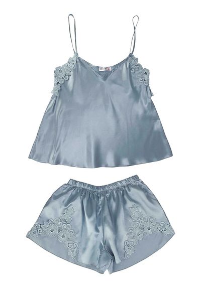 Dominant Set pantaloni scurți din satin pentru damă - Detaliu din dantelă