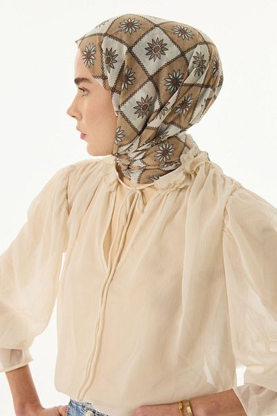 SOFT AKSESUAR Daisy Patterned Shawl - Stylish and Comfortable