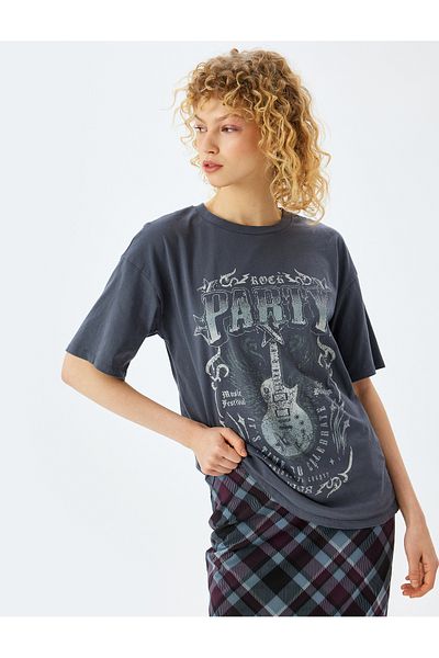 Koton Slogan Printed Oversize Crew Neck Short Sleeve T-Shirt