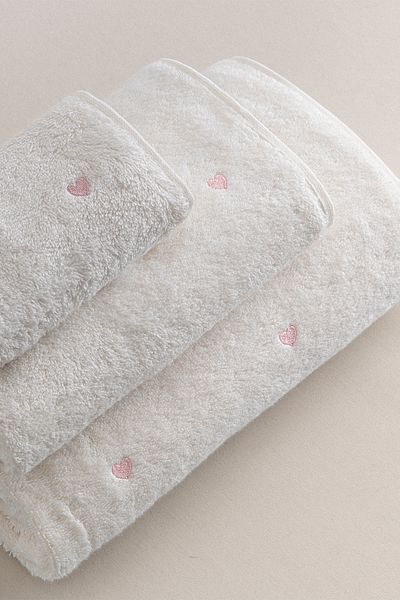Nazik Home Prosop de mână cu model de inimă brodat Amore - 30x50 cm