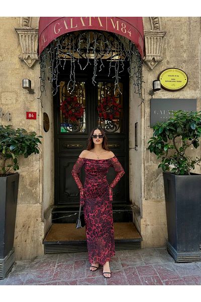LUCK Rochie roșie cu mâneci cu volan, guler Madonna cu model leopard