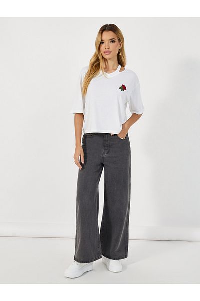 Styli Embroidered Short Sleeve Oversized V Neck  T-shirt