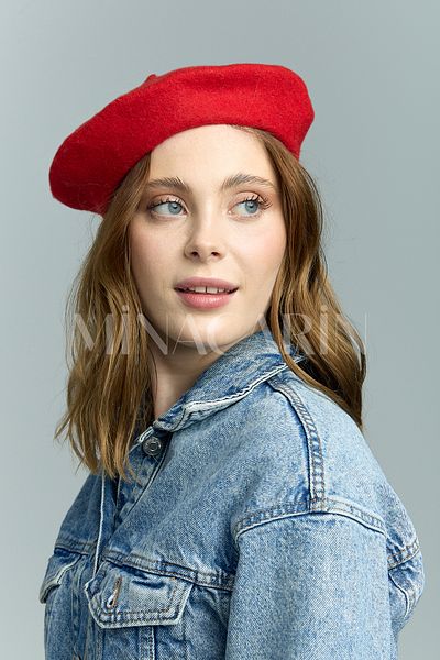 MinaCarin French Painter Australian Wool Felt Beret Red