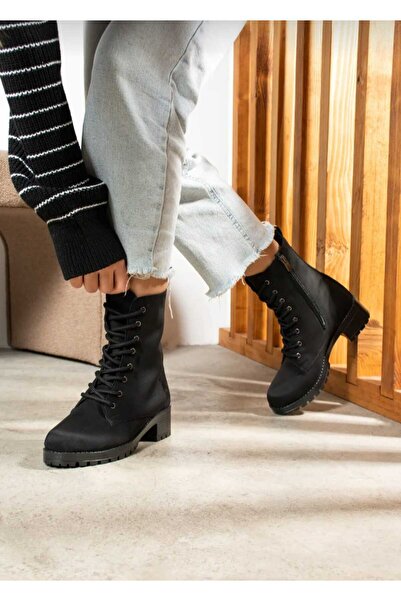 Ayakkabı Ülkesi Postal Siyah Nubuk  Bağcıklı Fermuarlı Kadın Bot
