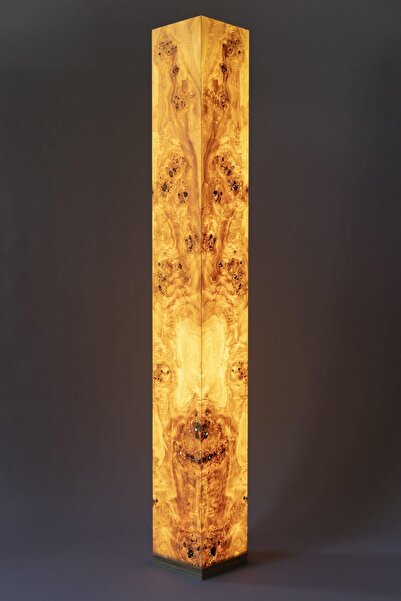 SADE WOODEN LAMP ATELIER NUOTIO El Yapımı Mazel Kaplamalı Dikey Lambader Doğal ve Şık Aydınlatma